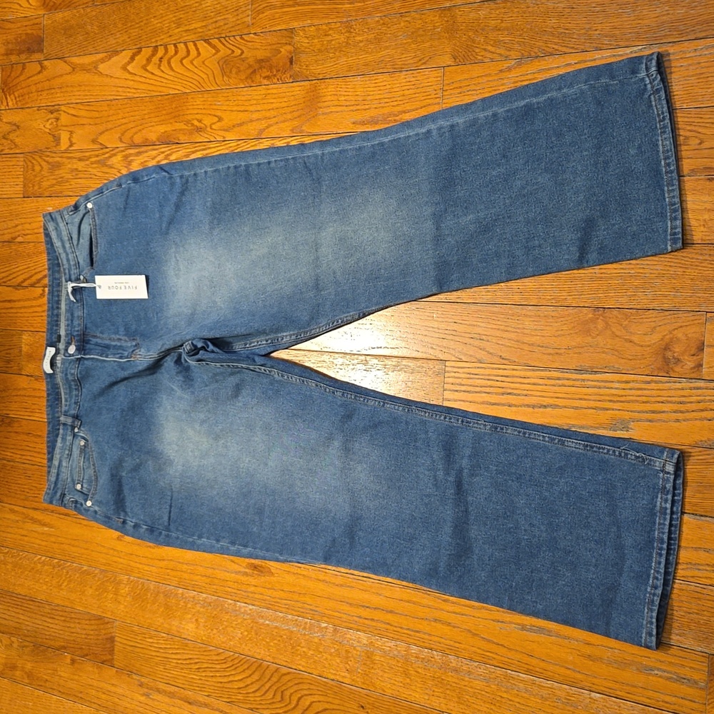 Five Four relaxed fit Men's jeans.  Size 40.